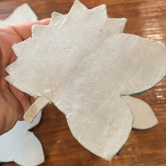 PIER 1 Set of 4 Vibrant Glass Beaded Floral Coasters - Picture 10 of 17